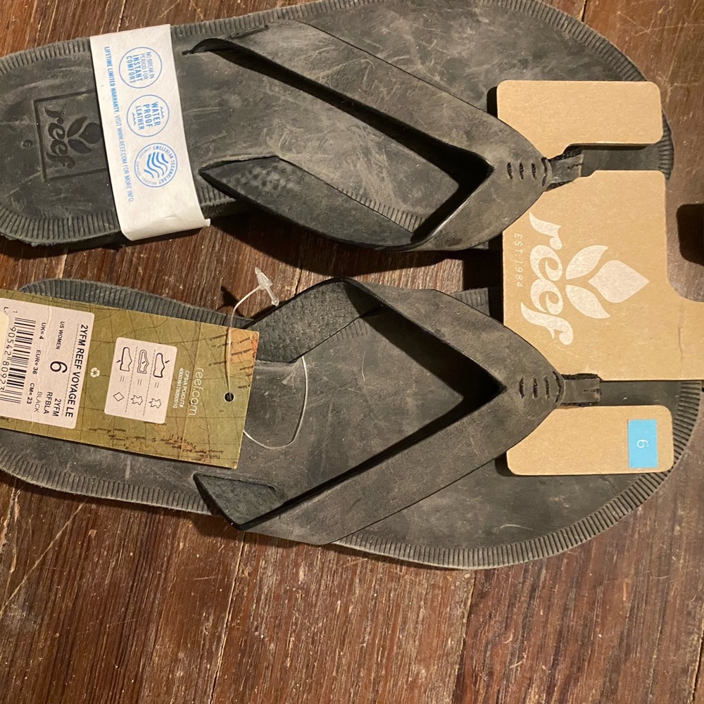 Reef Black Voyage Women's Sandals